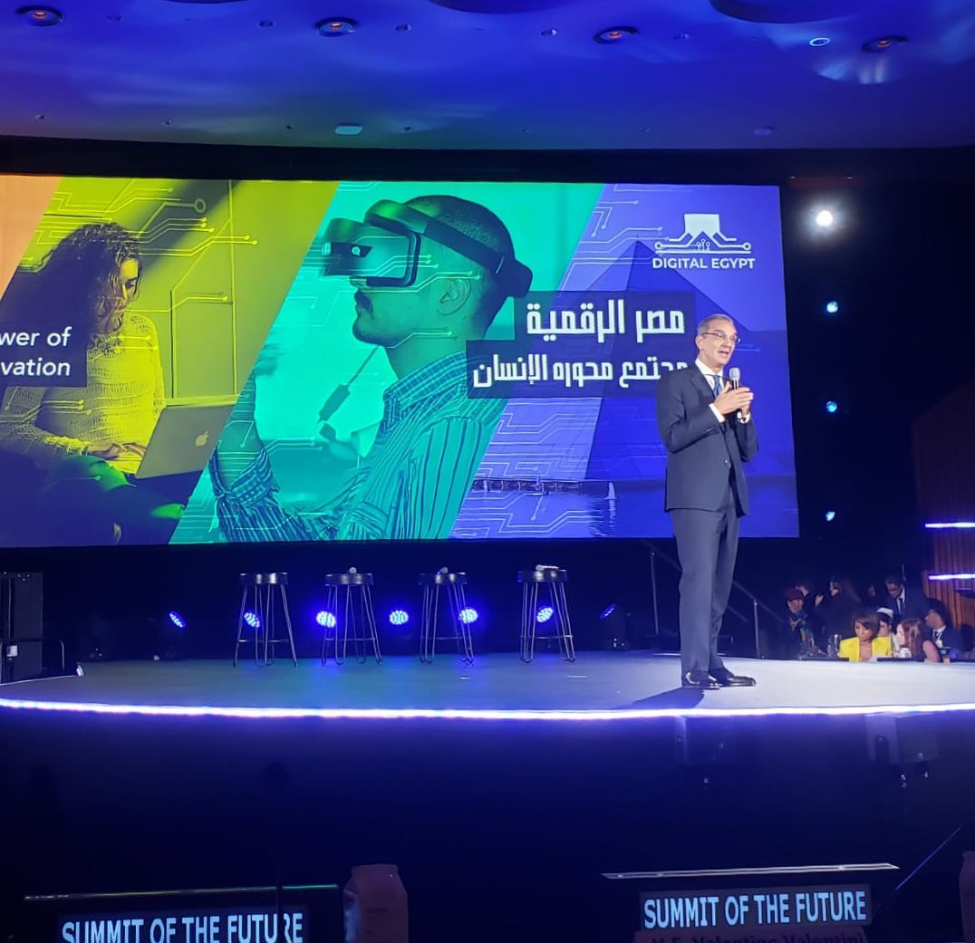 الاتصالات: : مستمرون فى رقمنة الخدمات الحكومية وتنفيذ مشروع لمد كابلات الألياف الضوئية فى قرى حياة كريمة