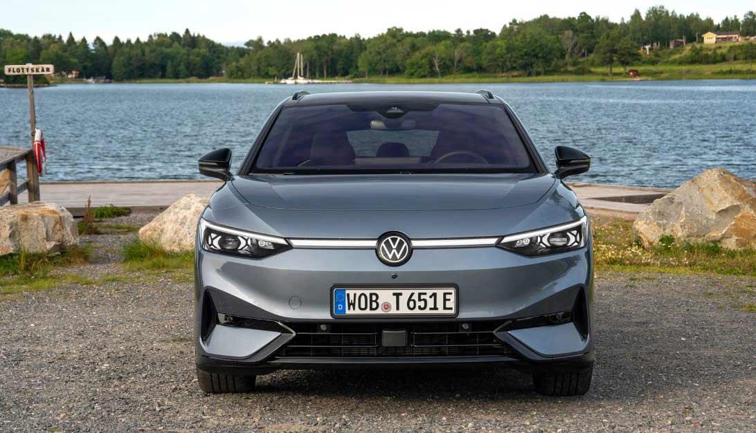 فولكس فاجن تطرح ID7 Tourer الكومبي الكهربائية الجديدة