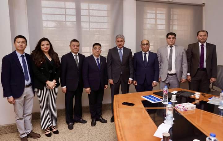 مناقشة وعرض فرص الاستثمار المتاحة في مجال السياحة النيلية مع شركة تشونج كينج الصينية