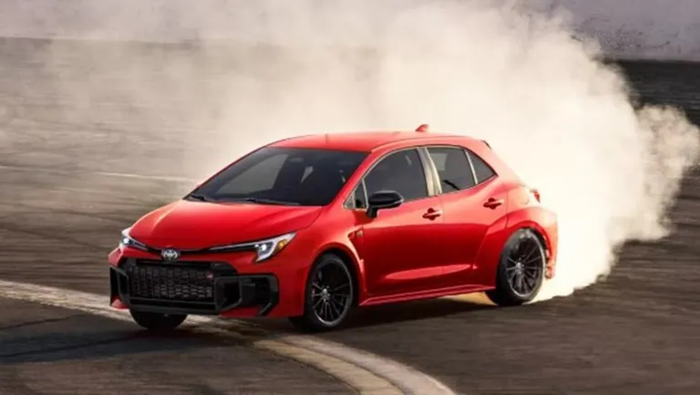 تويوتا تطرح "كورولا GR" فيس ليفت موديل 2025 في أمريكا