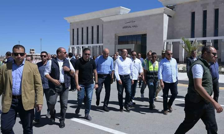 رئيس الوزراء في كاترين : أهمية تطوير المطار لاستيعاب السائحين مع افتتاح مشروع التجلي الأعظم