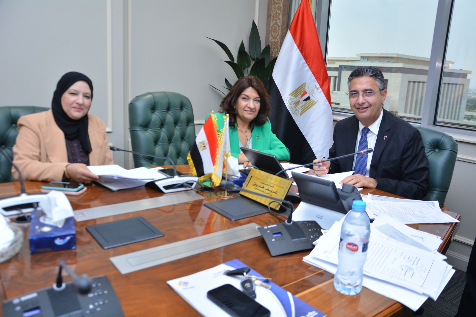 وزير التموين يلتقي عدد من  أعضاء مجلسي النواب والشيوخ