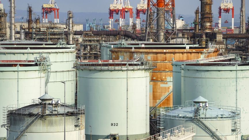 سعر برميل النفط يواصل قفزاته لليوم الثالث تواليًا