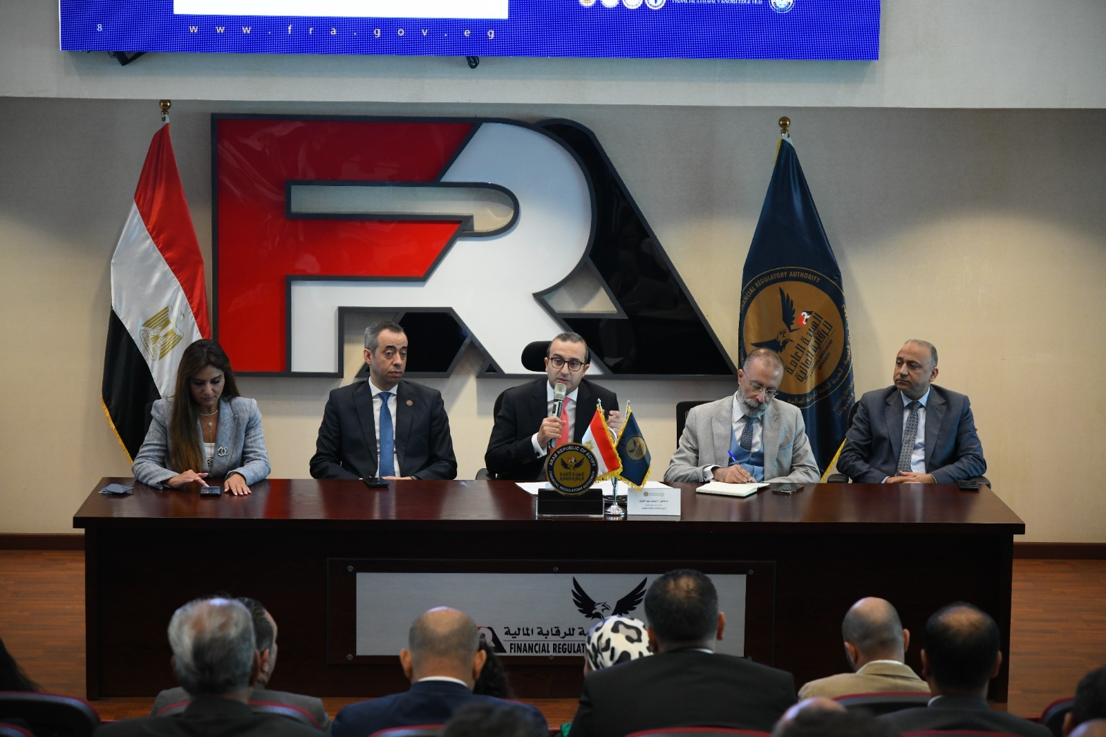 الرقابة المالية تعقد اجتماع مع ممثلي المؤسسات المالية غير المصرفية لتعزيز جهود نشر الثقافة المالية