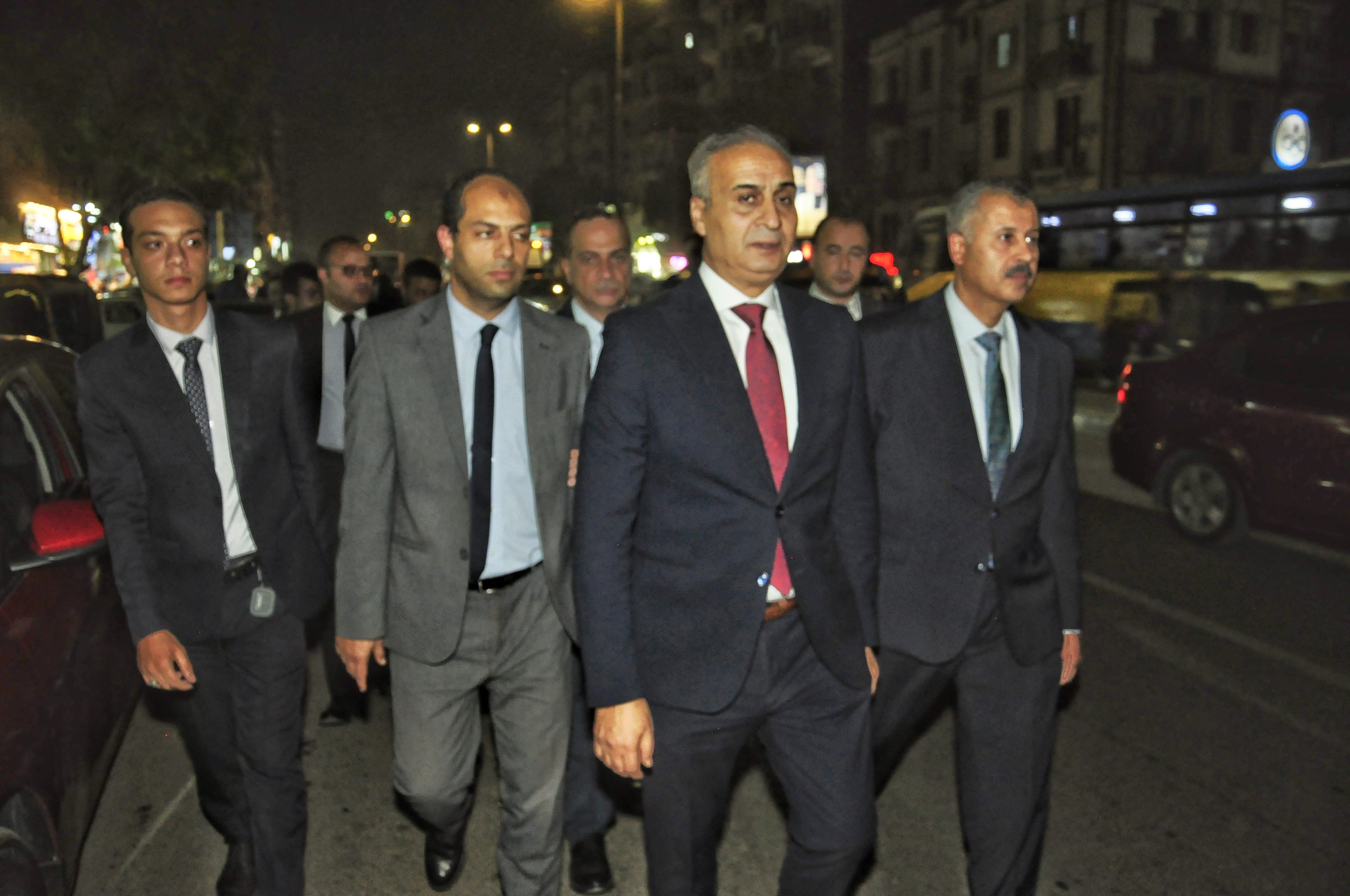 رئيس جهاز حماية المستهلك  يقوم بحملة رقابية ليلية بمنطقة شبرا