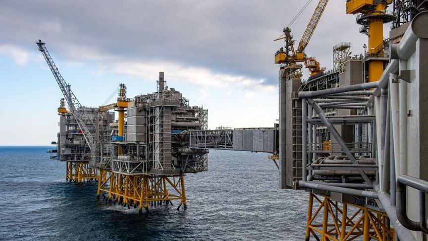 Oil prices plunge on demand concerns, Israeli threat