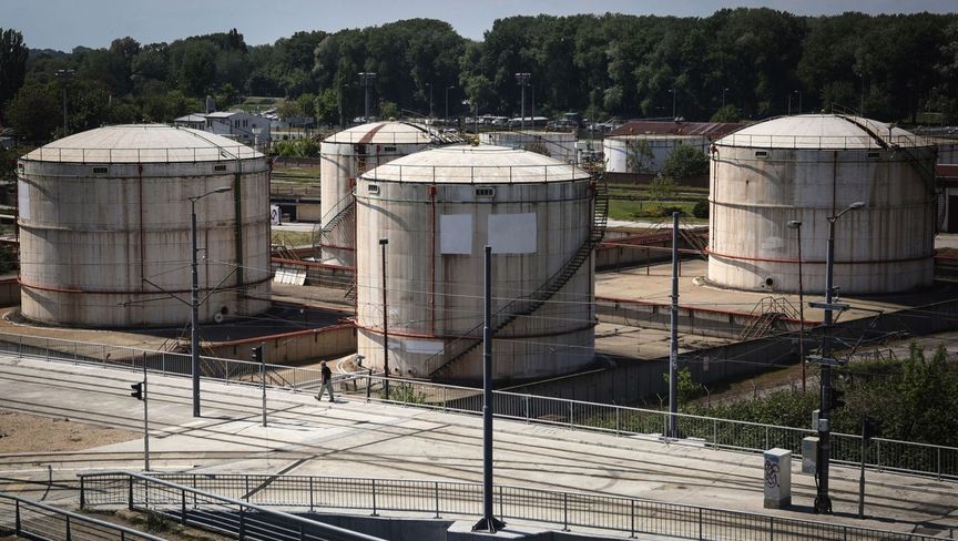 انخفاض أسعار النفط مع زيادة حجم المخزونات الأميركية