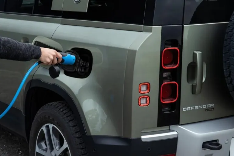 تنامي مبيعات السيارات الهجينة على حساب مركبات البنزين لأول مرة بأوروبا