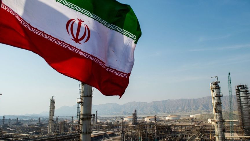 النفط يعاود الارتفاع مع ترقب ضربة إيرانية على إسرائيل