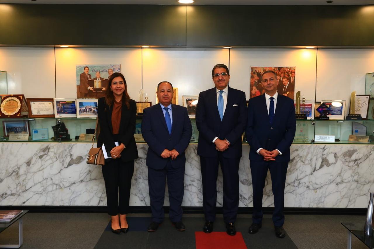 مجلس الوزراء يوافق على تعاقد "الهيئة العامة للتأمين الصحي الشامل" مع "إي هيلث"