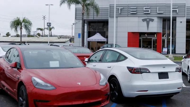 انخفاض بنسبة 5% في معدل تسليم سيارات "تسلا" المنتجة في الصين