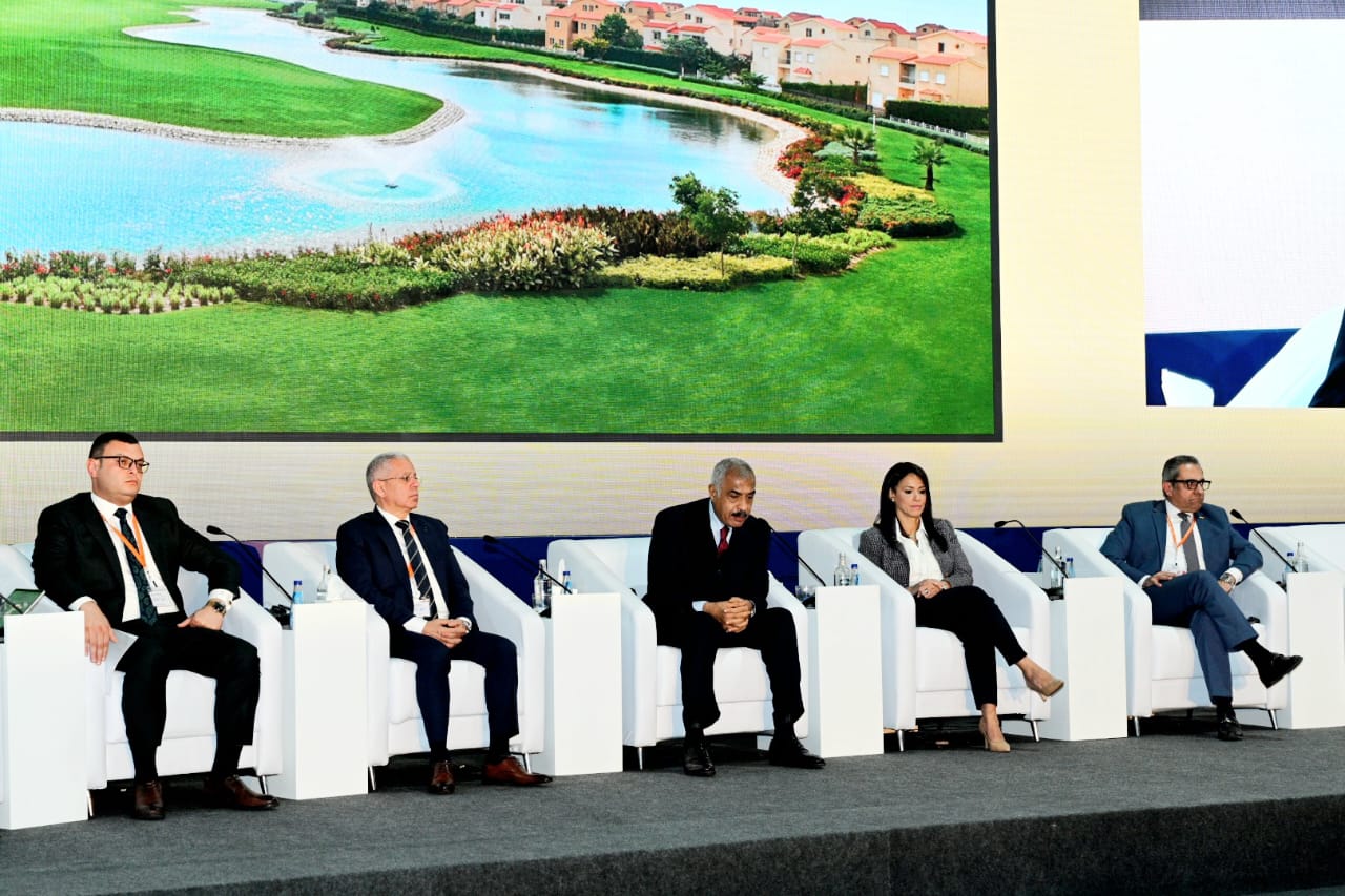 هشام طلعت مصطفى: جميع مشروعات المجموعة تدار بالذكاء الاصطناعي بالتعاون مع كبرى الشركات العالمية