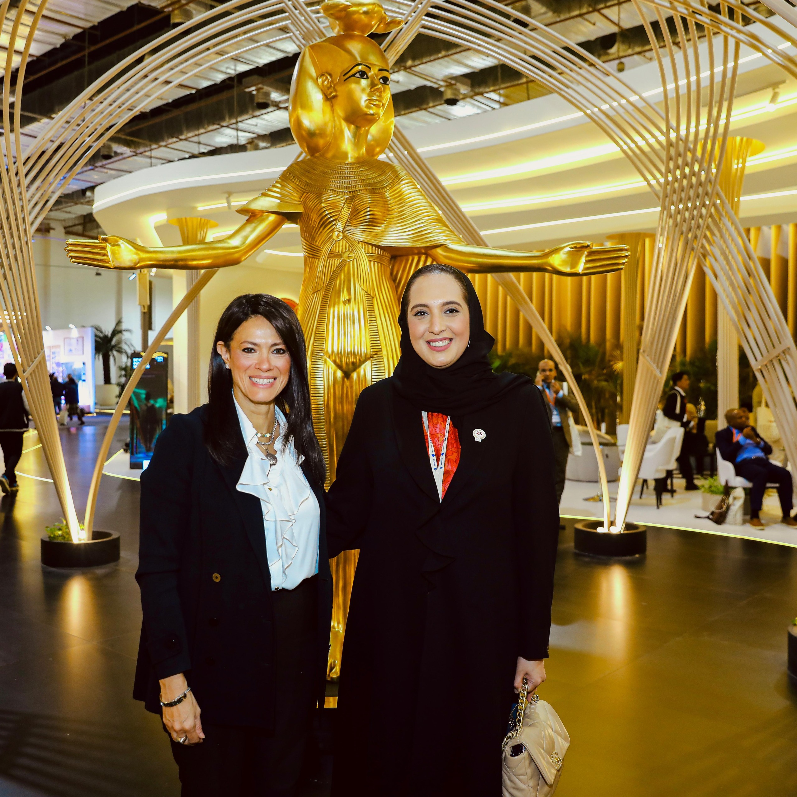 رانيا المشاط تبحث سبل التعاون الثنائي مع وزيرة الإسكان والتخطيط العمراني البحرينية