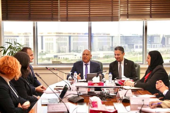 إقامة مصنع لشركة كرونوسبان النمساوية للصناعات الخشبية في مصر