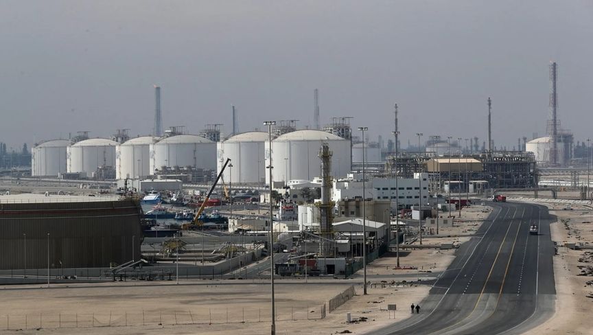 قطر للطاقة توقع اتفاقية مع شل للاستحواذ على حصة بمنطقة شمال كليوباترا البحرية بمصر