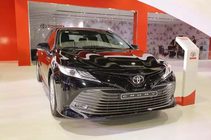 تويوتا تطرق كامري الجديدة بسعر يبدأ من 7.4 ملايين جنيه