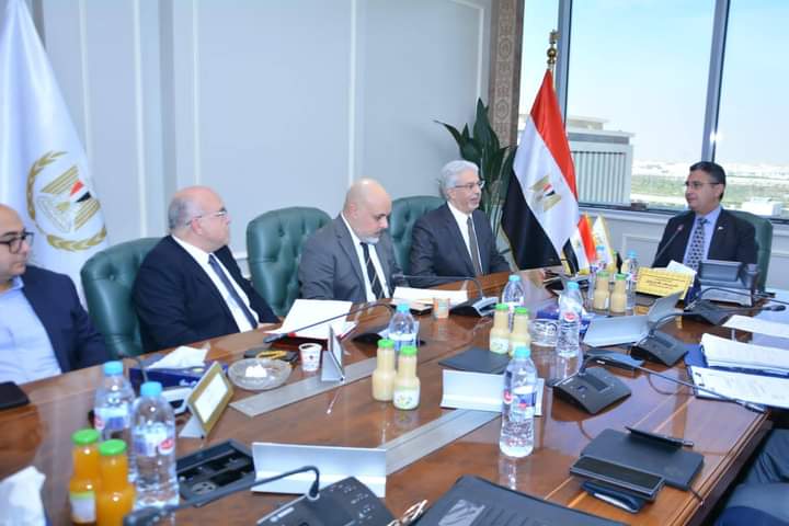 وزير التموين يتابع التحضيرات النهائية لمعرض الذهب والمجوهرات نيبو 2024