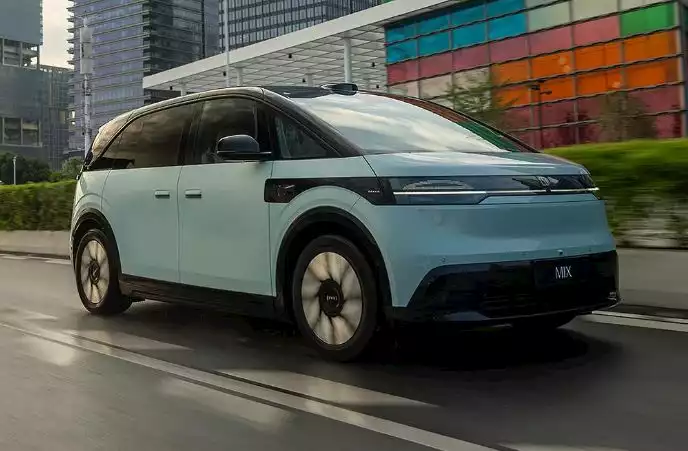 زيكر تدشن سيارة MIX الكهربائية بمدى سير يتجاوز 700 كيلومتر