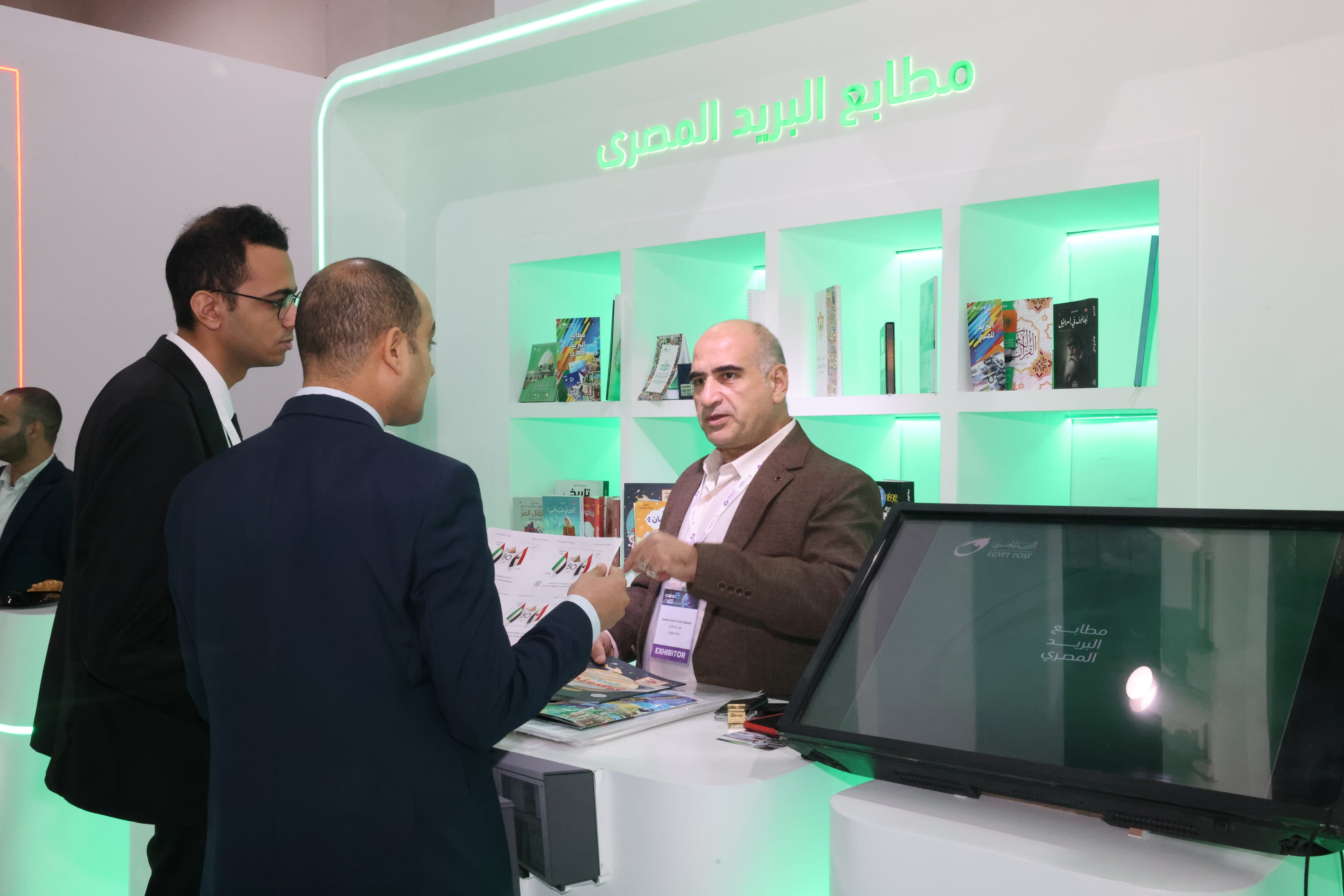 جناح "البريد المصري".. يشهد إقبالاً كبيرًا في معرض "Cairo ICT 2024"