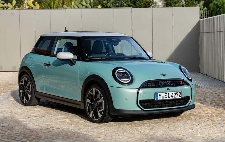 ميني كوبر تستعد لطرح الجيل الرابع من نسختها الهاتشباك في مصر