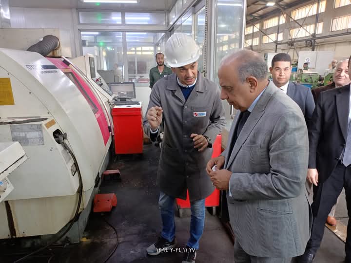 وزير الكهرباء في زيارة للشركة المصرية الألمانية للمنتجات الكهربائية إجيماك
