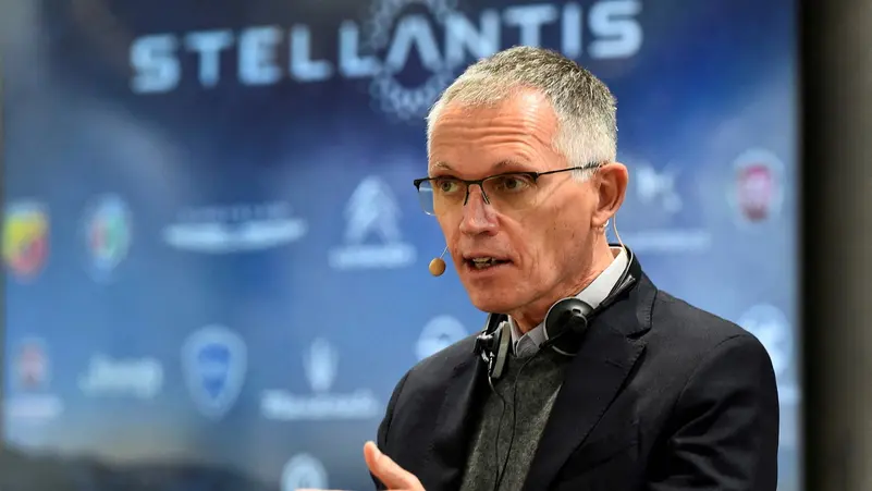 استمرار تراجع المبيعات يدفع الرئيس التنفيذي لشركة "ستيلانتيس" للاستقالة