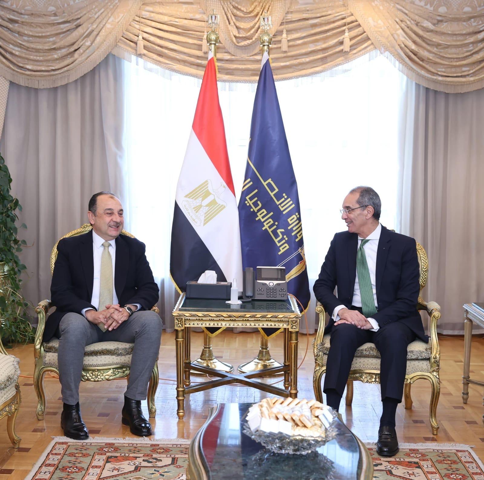 وزيرا الاتصالات وقطاع الأعمال العام يبحثان تسريع تنفيذ مشروع تطبيق نظام تخطيط موارد المؤسسات "ERP"