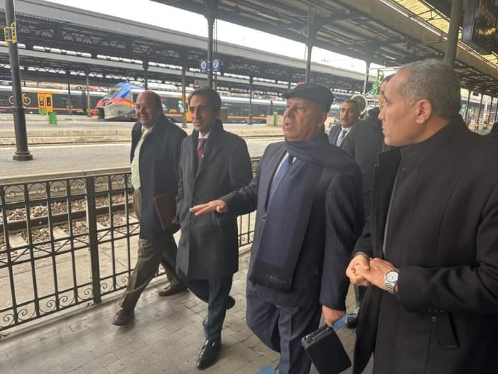 الوزير يبحث مع رؤساء ومسئولي 7 شركات نقل إيطالية كبرى إنشاء مصانع في مصر