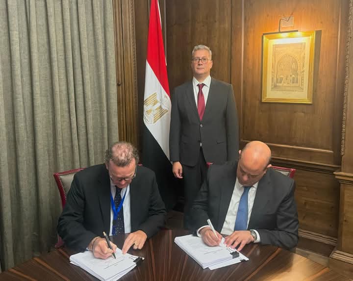 اتفاقية مع أنجلوجولد أشانتي للبحث عن خام الذهب في مصر