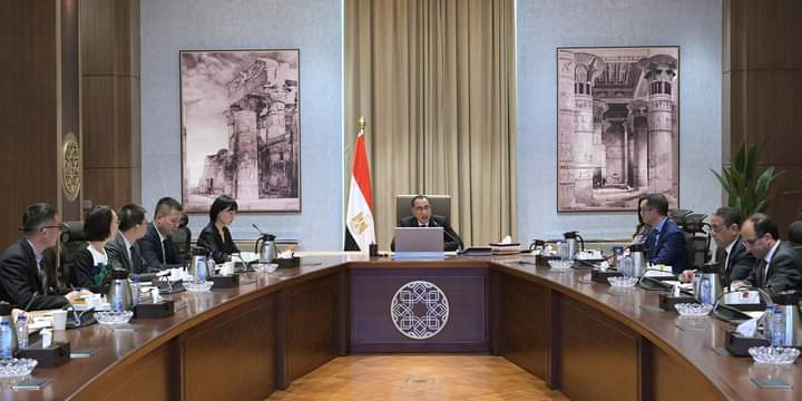 مجموعة نيو هوب الصينية تبحث فرص الاستثمار المتاحة بمجال الزراعة والأمن الغذائي