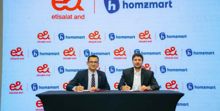 شراكة استراتيجية بين “إي آند للتكنولوجيا المالية والتطبيقات الرقمية ” و هومزمارت