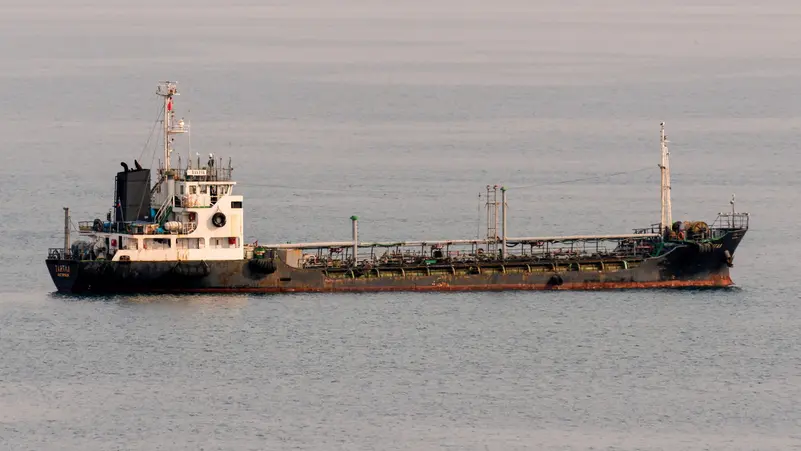 تسرب نفطي بالبحر الأسود بعد تعرض ناقلتي نفط روسيتين لعاصفة قوية