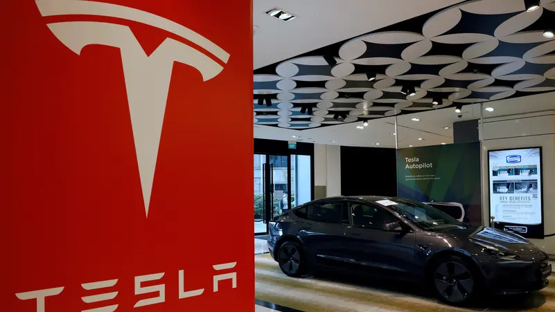 التوقعات الإيجابية تقفز بقيمة "تسلا" لحاجز تريليوني دولار