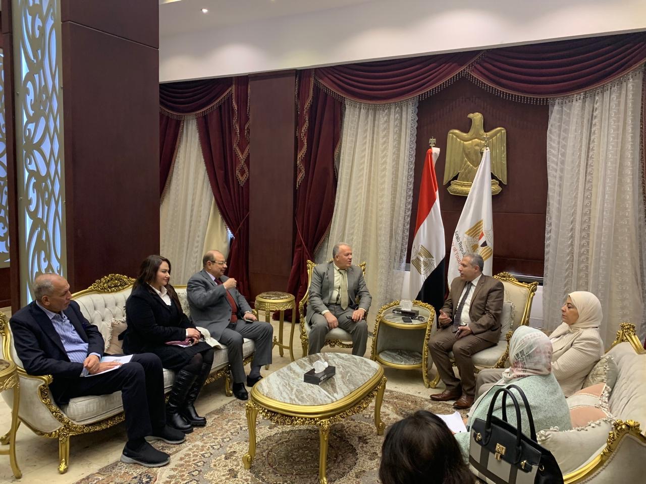 وفد غرفة القاهرة يزور "الشباب والرياضة" للتنسيق لإطلاق برامج لتدريب وتأهيل الشباب المصري
