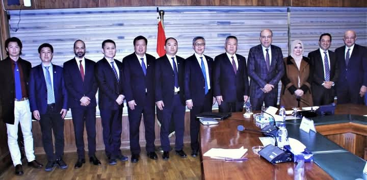 بحث التعاون مع CCCC الصينية في مجال تطوير المطارات