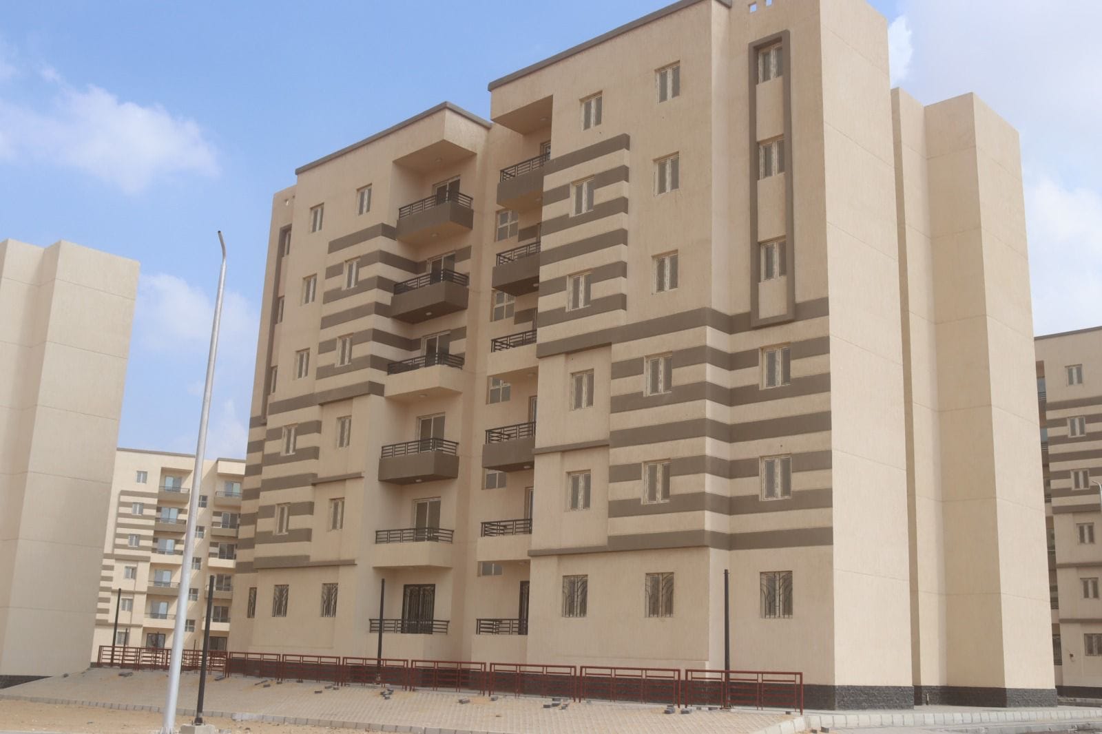 وزير الإسكان يتابع موقف تنفيذ وحدات سكن لكل المصريين لمحدودي ومتوسطي الدخل