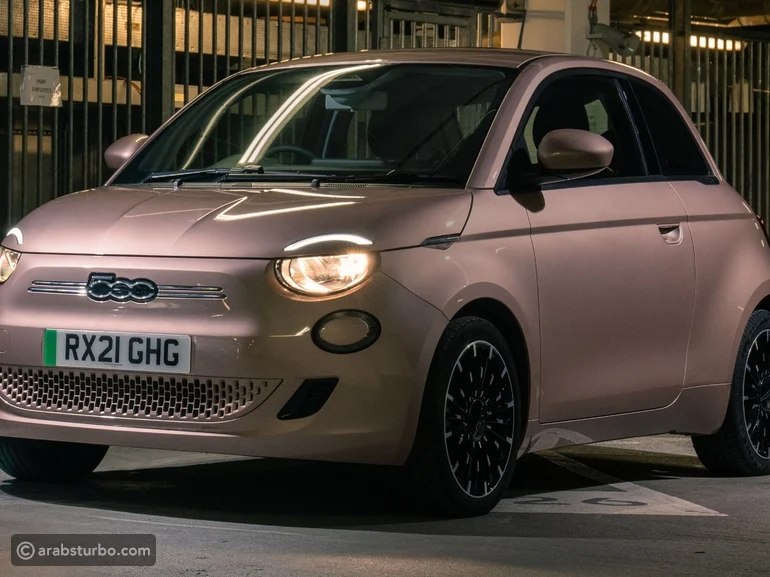 بطئ المبيعات يدفع فيات ومازيراتي لوقف إنتاج السيارات الكهربائية