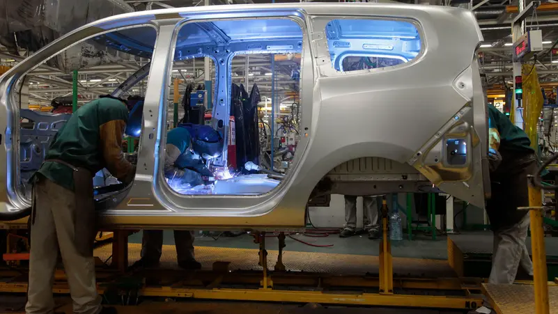 مصنع "داسيا" بالمغرب يطلق سيارة بمحرك هجين منتصف الشهر المقبل