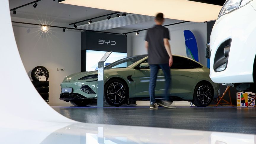 تراجع حاد في مبيعات السيارات الصينية في أوروبا بسبب الرسوم الجمركية
