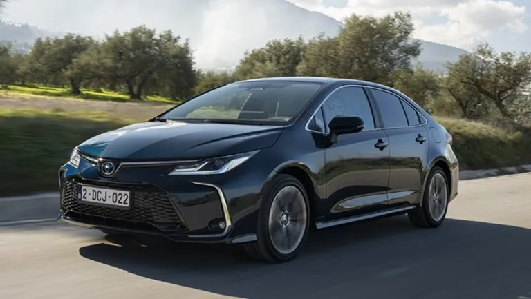 وكيل تويوتا يرفع اسعار "كورولا" بنحو 50 الف جنيه