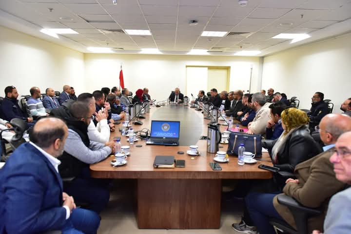 وزير العمل لشركات إلحاق عمالة الحج : لا تهاون مع غير الملتزمين بالشروط والإجراءات