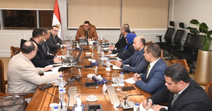 وزير الإسكان يوجه بسرعة إنجاز الوحدات الفندقية بالساحل الشمالي الغربي