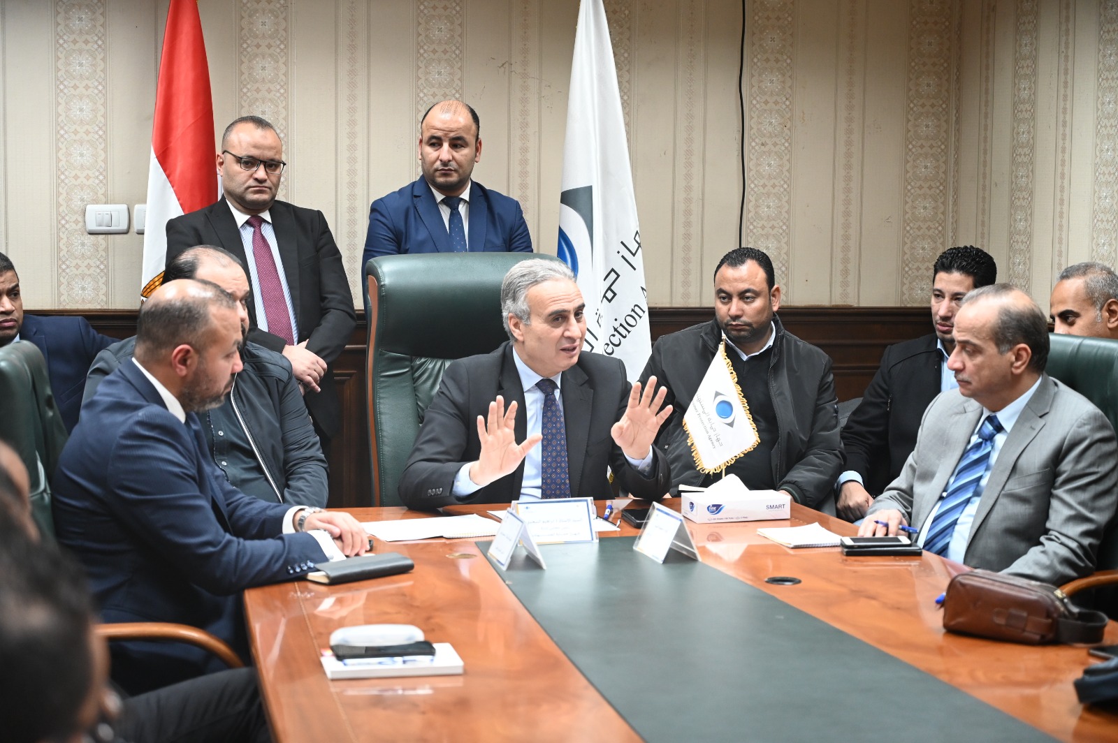 رئيس حماية المستهلك يبحث مع كُبري السلاسل التجارية مدي وفرة السلع بالأسواق