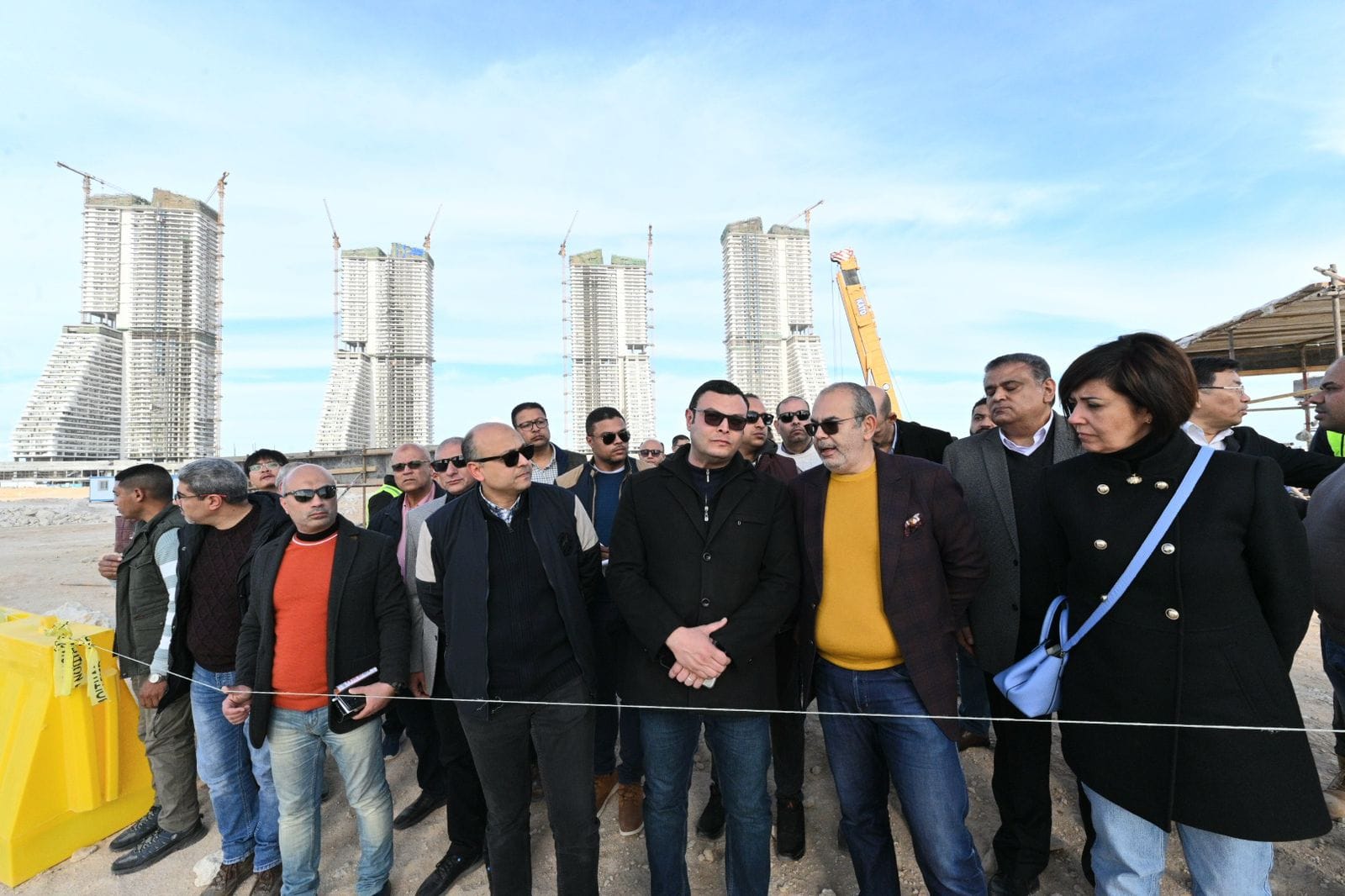 وزير الإسكان يتفقد أبراج الداون تاون وبحيرات كريستال لاجون بالعلمين الجديدة