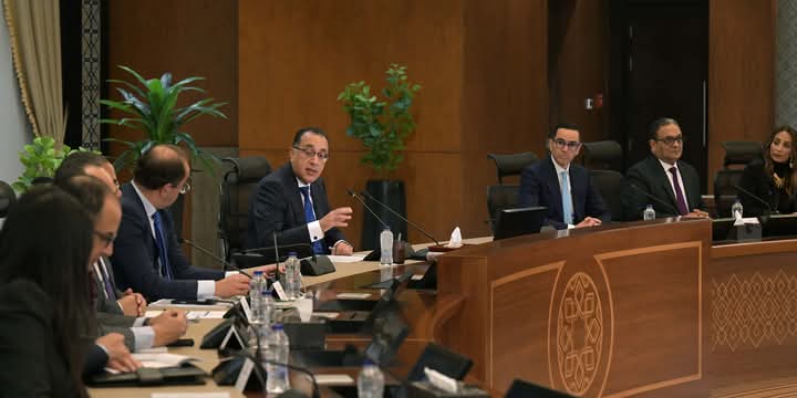 رئيس الوزراء يلتقي أعضاء اللجنة الاستشارية للاقتصاد الرقمي وريادة الأعمال