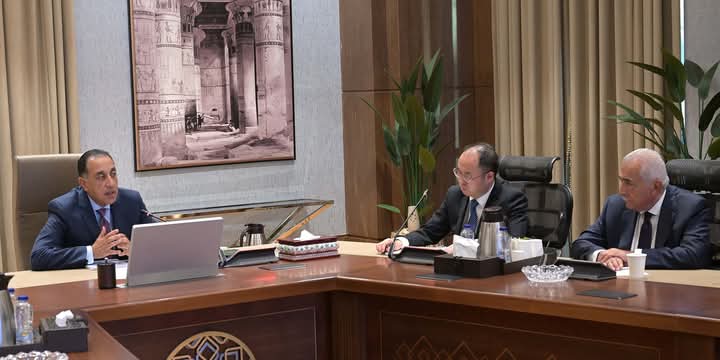 مباحثات مع أكبر شركة صينية لتصنيع إطارات السيارات إقامة مشروعين جديدين