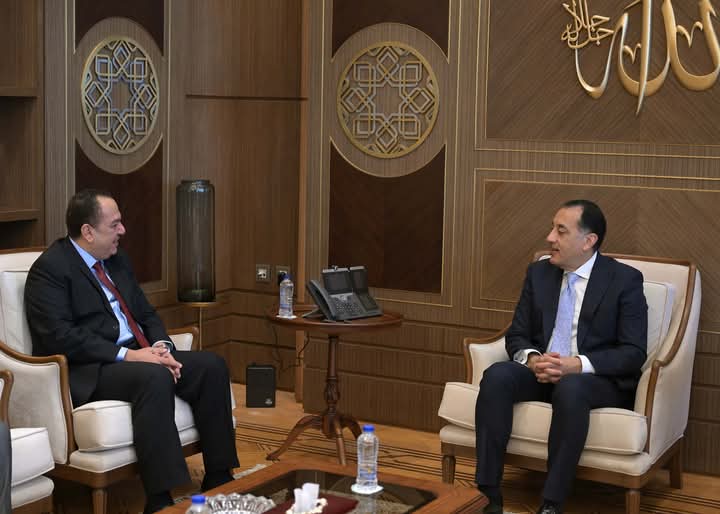 رئيس الوزراء يشيد بالاستثمارات الكويتية في مشروع تجميع السيارة جيلي