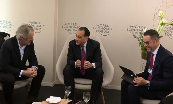 مصر تتطلع للتعاون مع شركة أكسيونا إنيرجيا الإسبانية في مجال تحلية المياه