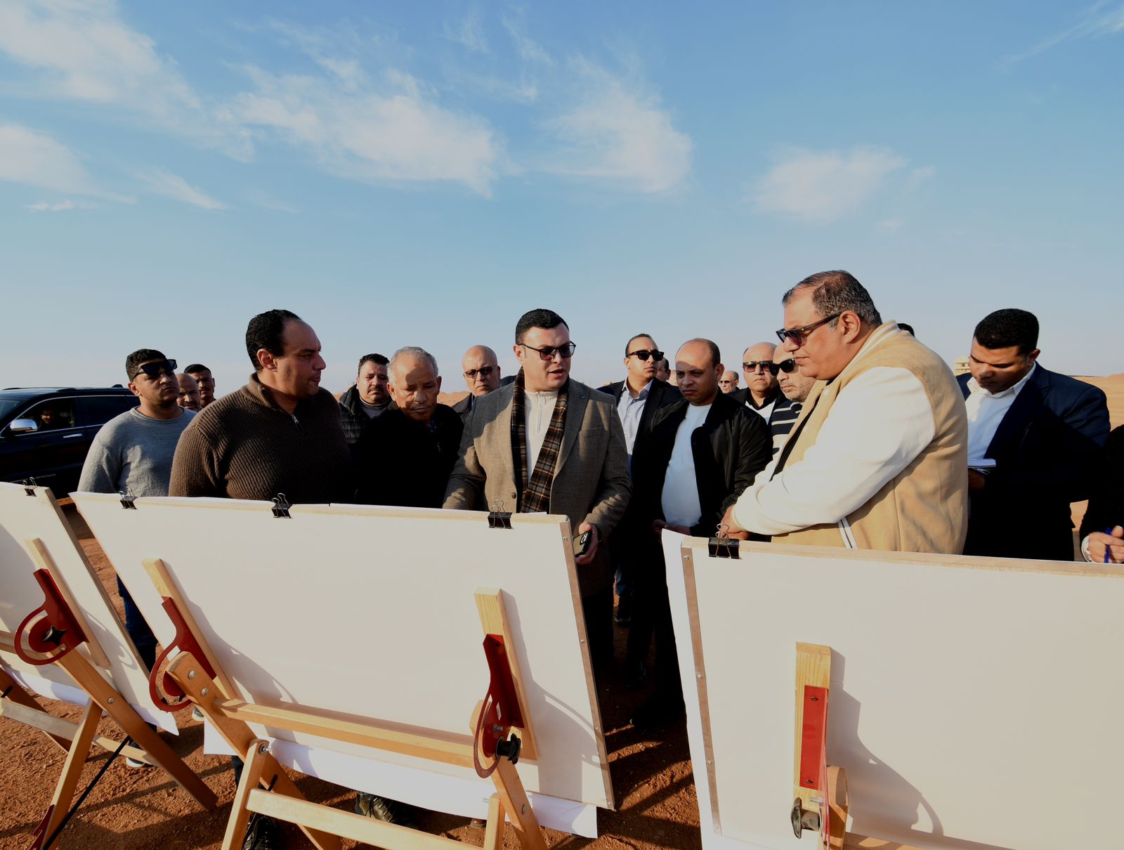 وزير الاسكان يوجه بوضع جدول زمنى محدد لتقنين أوضاع الأراضي بالمناطق المضافة لمدينة الشروق