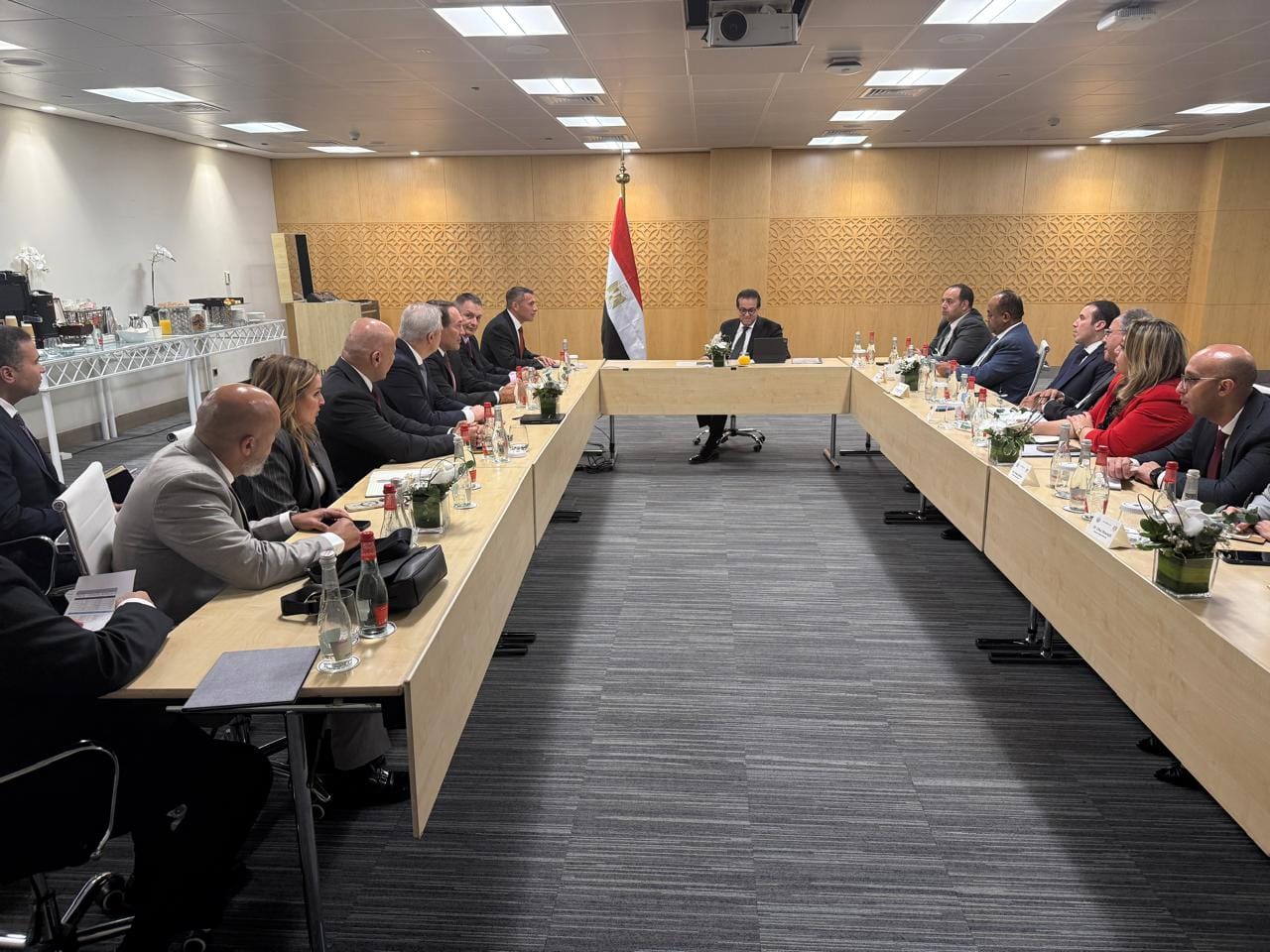 وزير الصحة يتابع مع جنرال إلكتريك مشروع تصنيع السونار في مصر